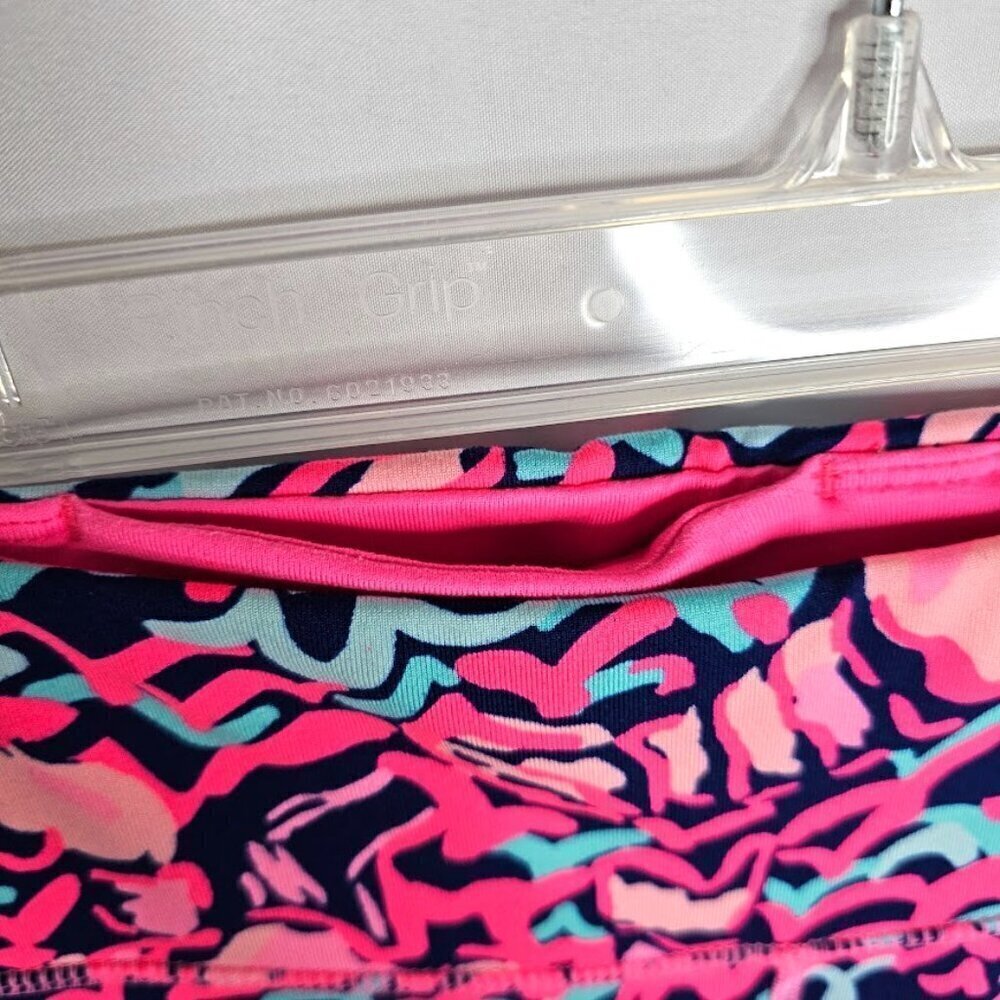 LILLY PULITZER Luxletic Cropped Leggings size XS 2 LOBSTAH ROLL RESORT BLUE PINK - Picture 4 of 6